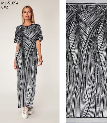 51694 Opulenta Cu Paiete Si Pietre Stralucitoare