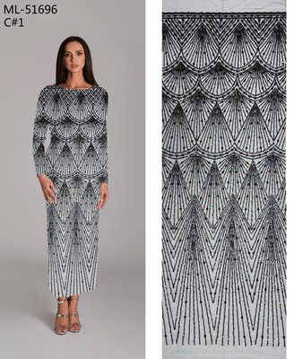51696 Opulenta Cu Paiete Si Pietre Stralucitoare